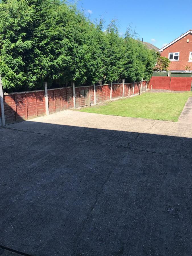 8 Pickering Road Villa Telford Bagian luar foto