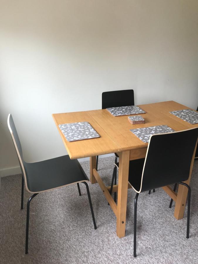 8 Pickering Road Villa Telford Bagian luar foto