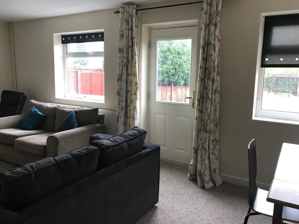 8 Pickering Road Villa Telford Bagian luar foto